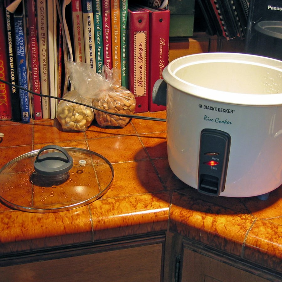 Reiskocher mit Warmhaltefunktion