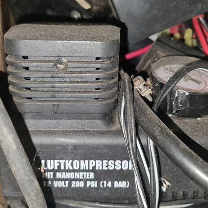 12-V-Luftkompressor mit Manometer