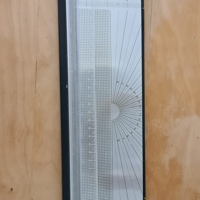 A4-Papierschneider mit Rollmesser
