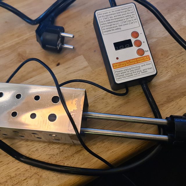 Elektrischer Tauchsieder mit Temperaturregler