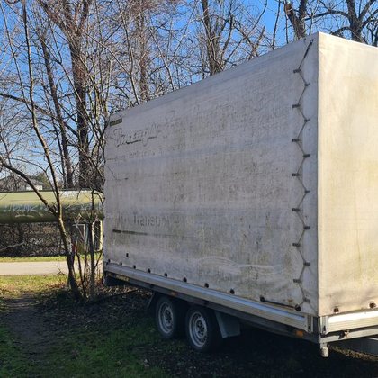 Humer Planenanhänger / Mobile Bühne