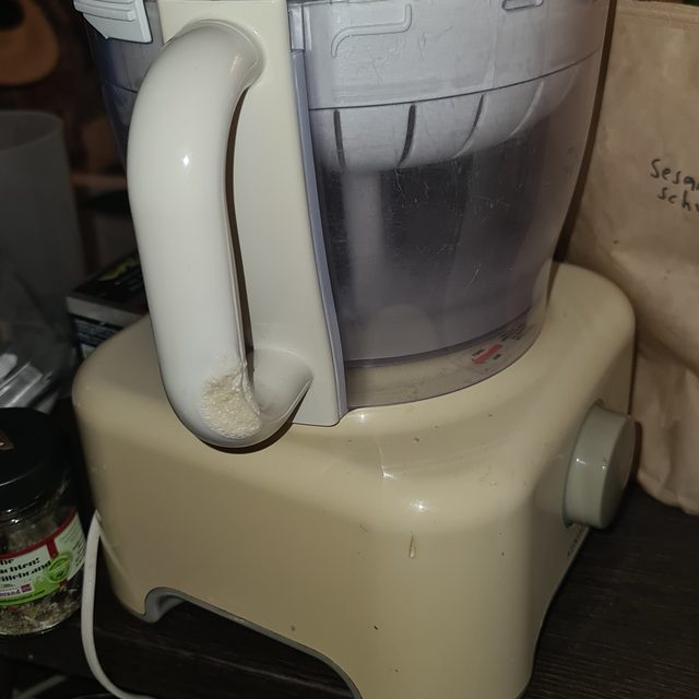 Küchenmaschine mit Zitruspresse
