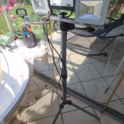 LED-Baustrahler mit Stativ